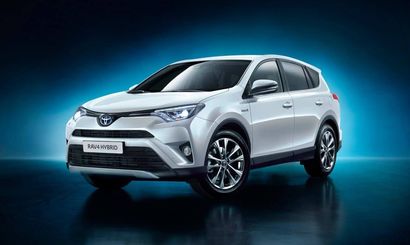 Toyota представила обновленный гибрид RAV4 Toyota представила обновленный гибрид RAV4