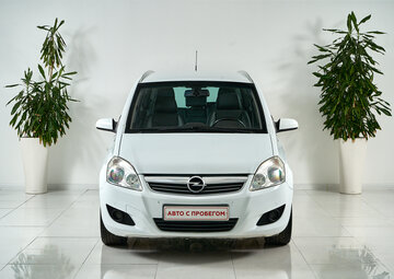 Opel Zafira Вид 2