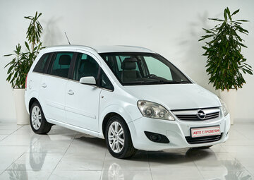 Opel Zafira Вид 3