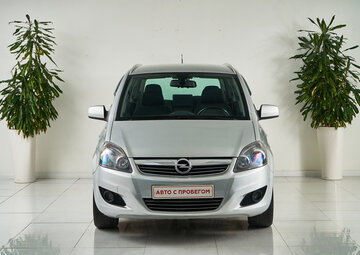 Opel Zafira Вид 2