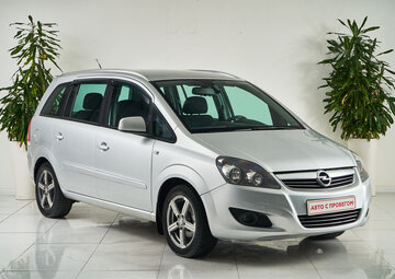 Opel Zafira Вид 3