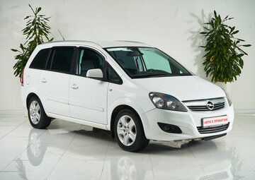 Opel Zafira Вид 3