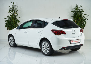 Opel Astra Вид 4