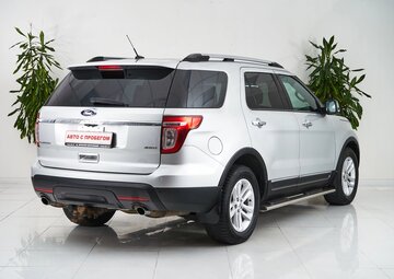 Ford Explorer Вид 5