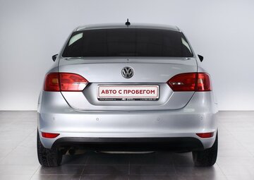 Volkswagen Jetta Вид 4
