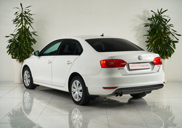 Volkswagen Jetta Вид 4